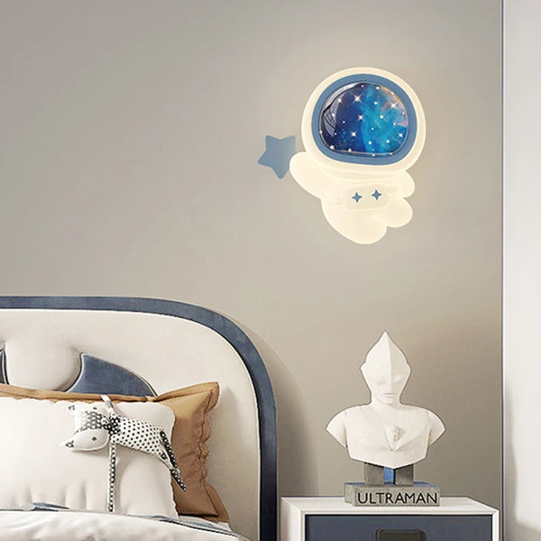 Cartoon astronaut wall lamp