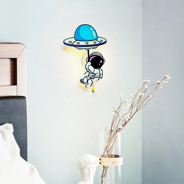Wireless wall lamp with creative astronaut bulbs