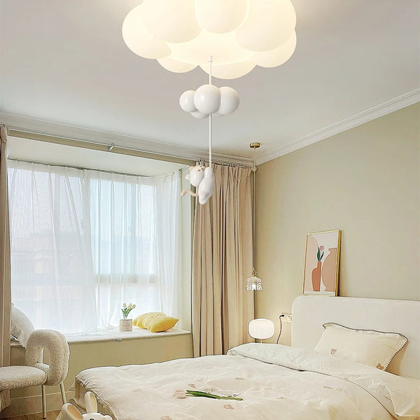 LED ceiling light with star and cloud pendant