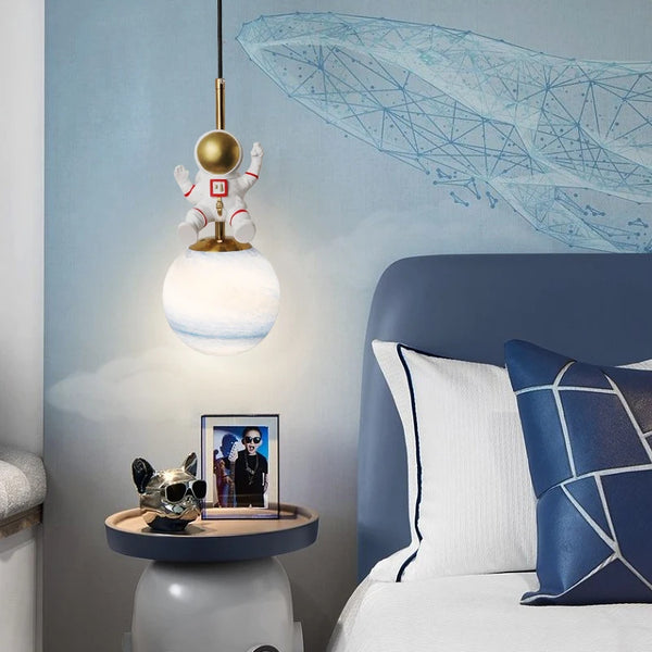 Creative astronaut pendant lights