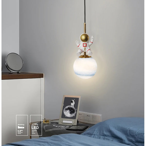 Creative astronaut pendant lights