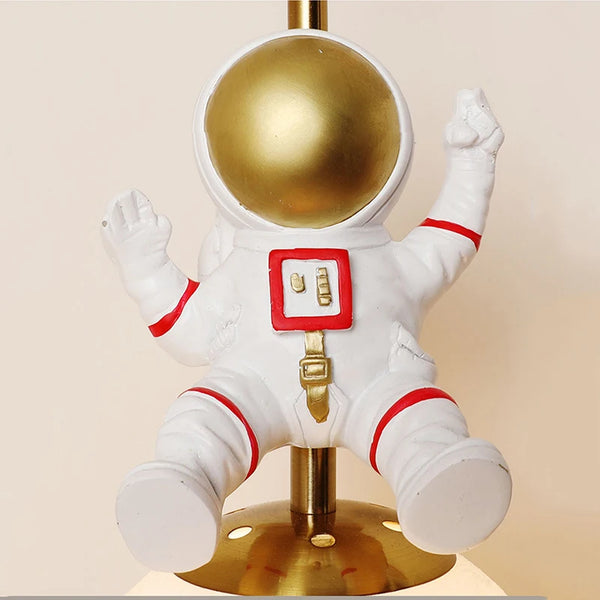 Creative astronaut pendant lights