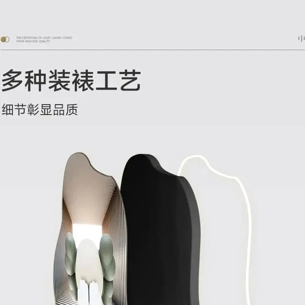 Minimalist wall lamp