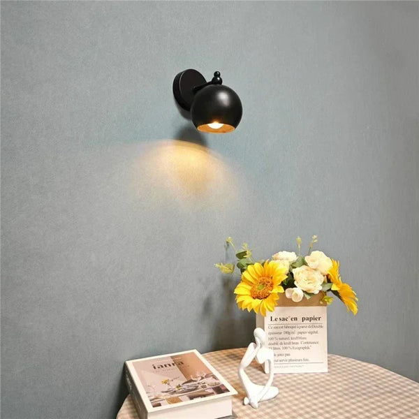 Nordic minimalist LED wall light