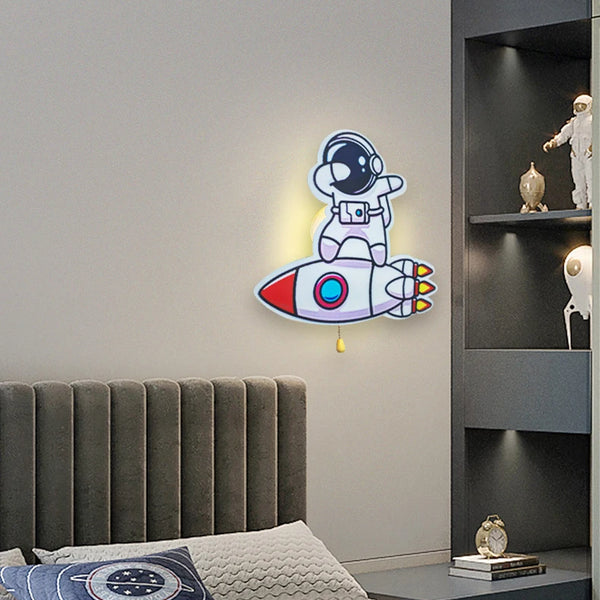 Wireless wall lamp with creative astronaut bulbs