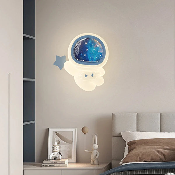 Cartoon astronaut wall lamp