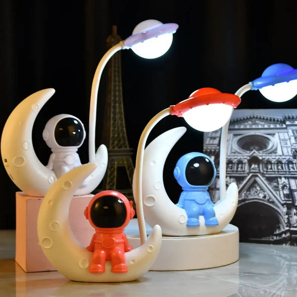 Small LED lamp for lunar astronaut