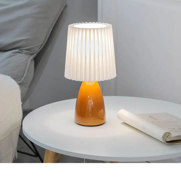 Ceramic night light with milkshake effect