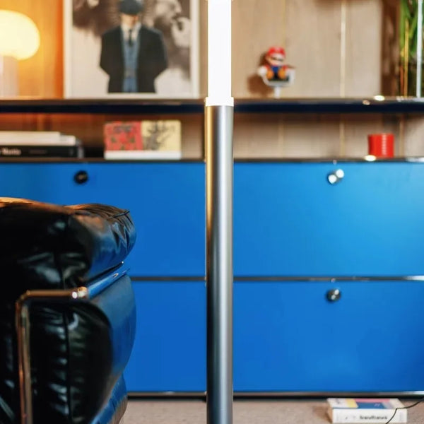 Nordic minimalist floor lamp, Italy, creative touch, vertical floor lamp