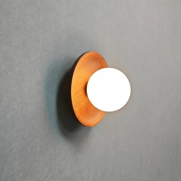 Modern and minimalist wall lamps