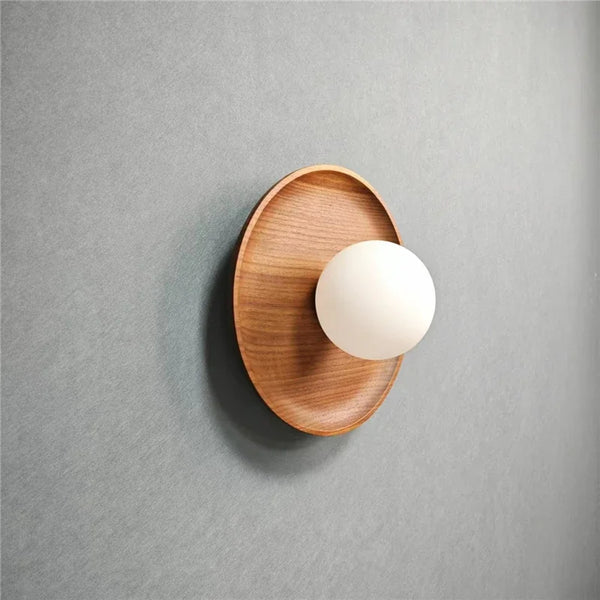 Modern and minimalist wall lamps
