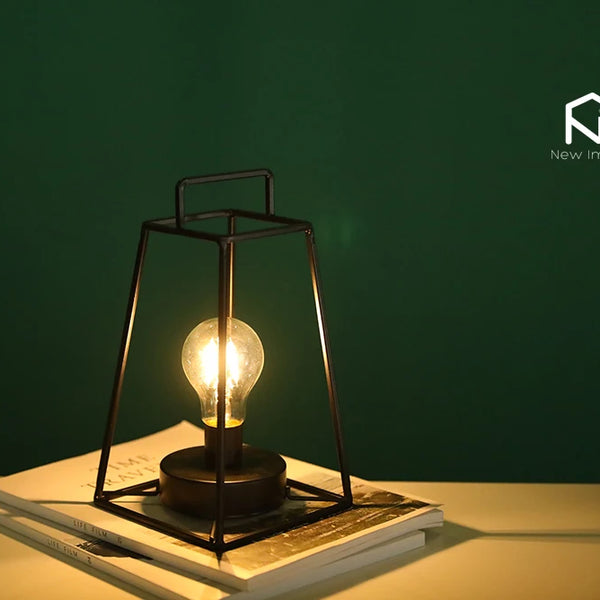 Retro Geometric Candle Holder, Black Iron Cage Table Lamp, Cordless, Battery Powered, Metal Crafts